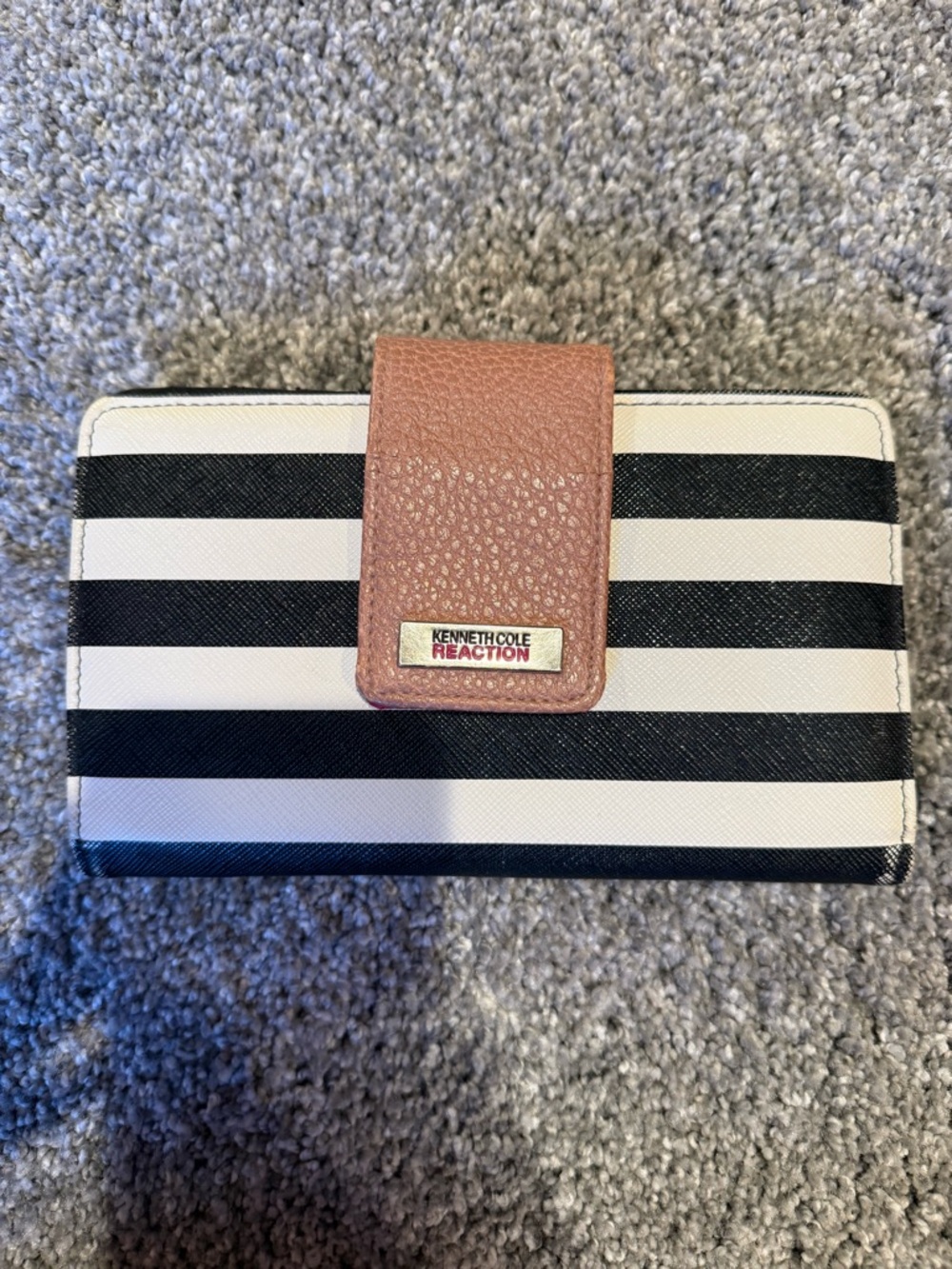 Kenneth Cole Reaction Black & White Striped Wallet with Pink Accent - Like New